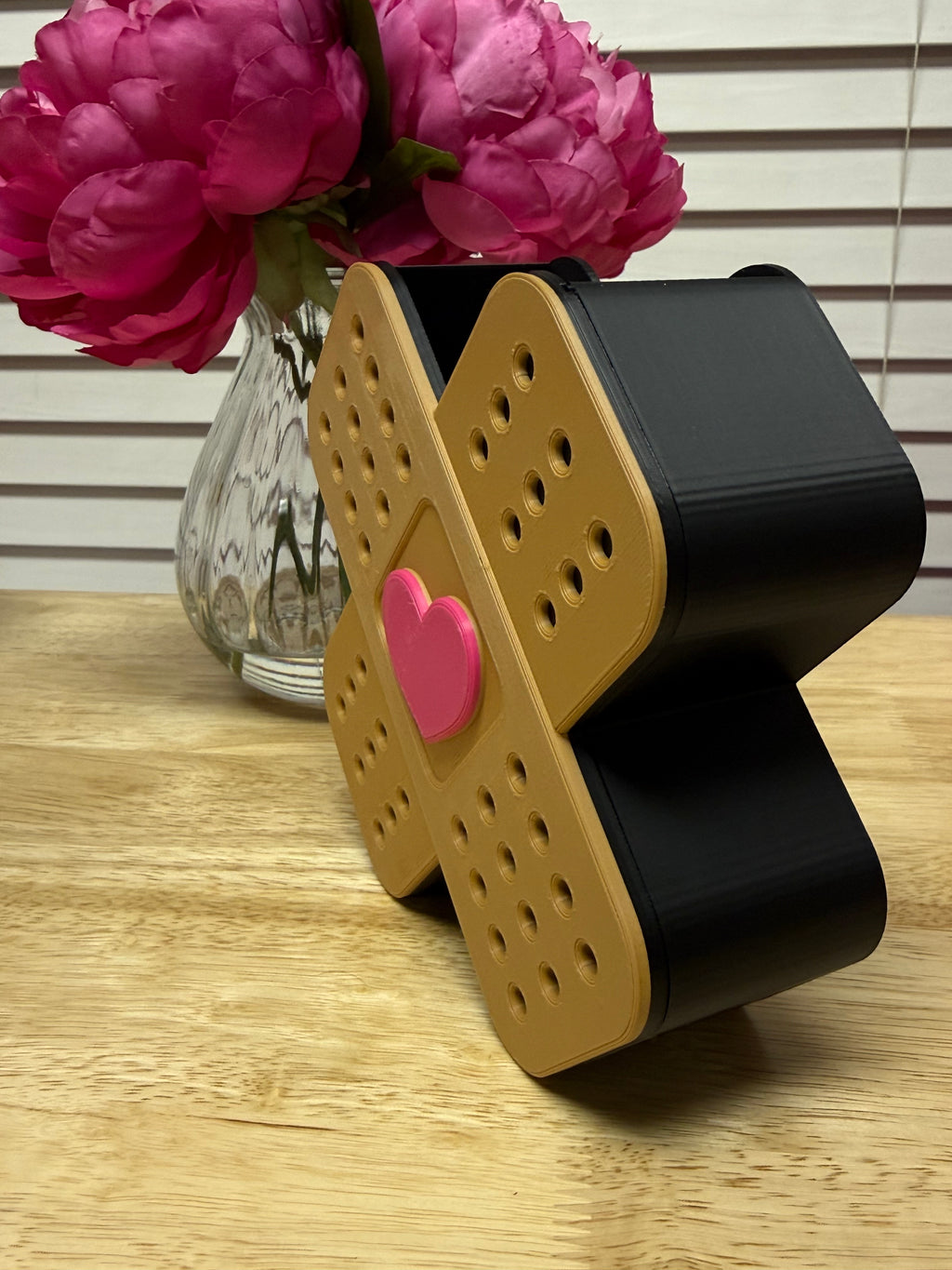 Heart Bandage Pen & Desk Organizer