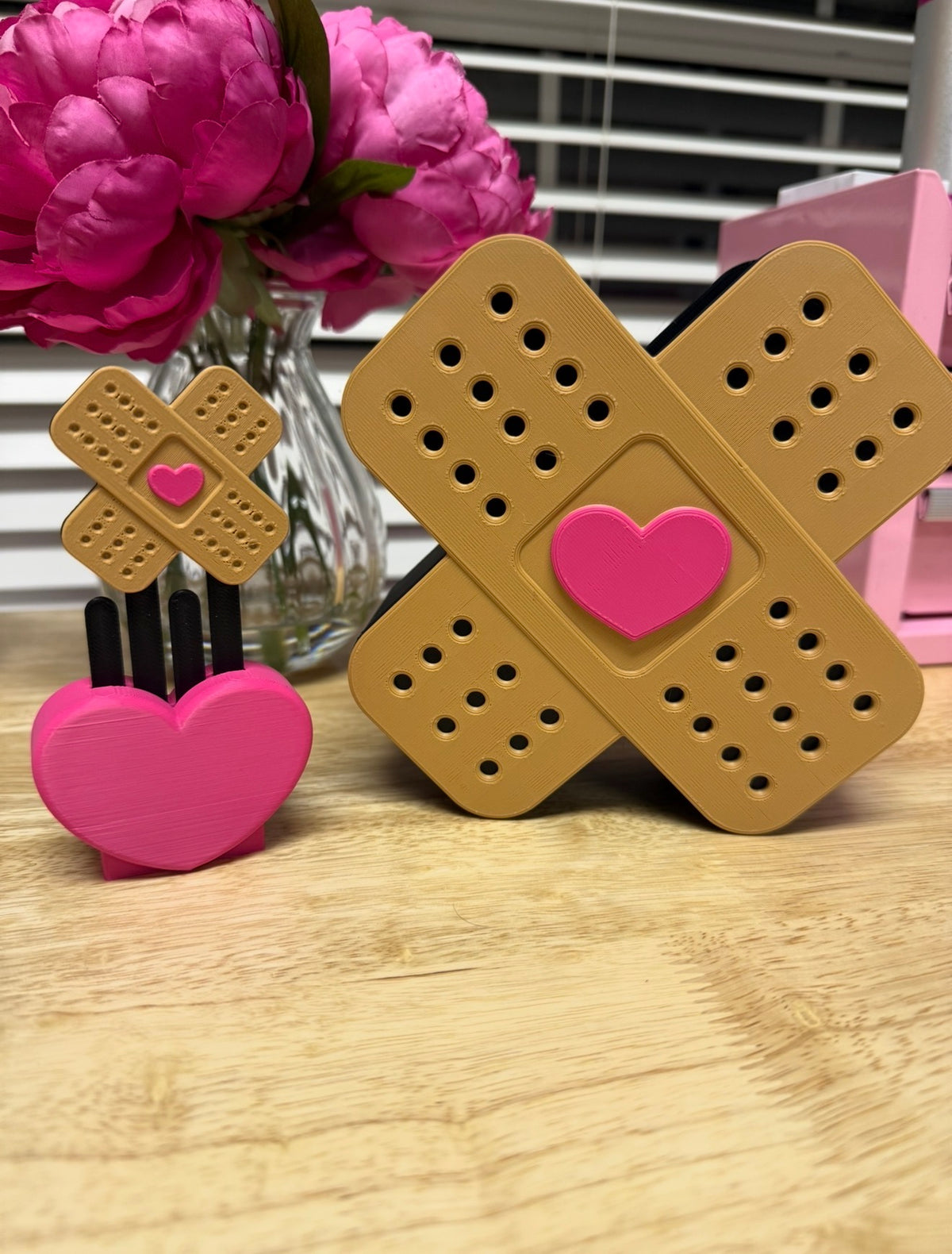 Heart Bandage Pen & Desk Organizer